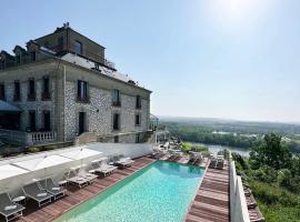 Domaine De La Corniche, hôtel à Rolleboise