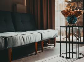 Apartamenty przy Plaży w Rogowie, między Morzem Bałtyckim a Jeziorem Resko, otoczone Lasem i Ciszą - 2Homerent, hotel in Rogowo