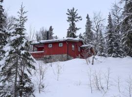 Awesome Home In Eggedal With House A Mountain View, hotel na may parking sa Eggedal