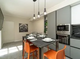 Apt 2 min from the Cathedral with private parking