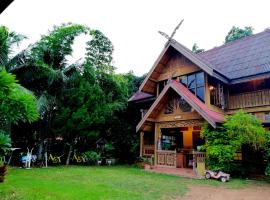 Crossroads house, hotel v destinaci Mae Hong Son