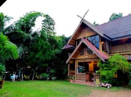 Crossroads house, hotel en Mae Hong Son