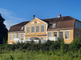 Semester Hem 2 Storvik, hotel cerca de Tvåstolen, Storvik