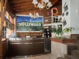 Hotel de Cine Las Golondrinas, hotel en Villa Gesell