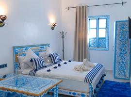 CASA BLUE PEARL: Şafşavan şehrinde bir otel