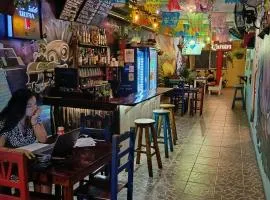 Tres Mundos Hostel