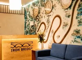 Iron Bridge Hotel