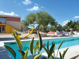 Casa Farlisa, villa esclusiva con piscina, jacuzzi, palestra, parco giochi, bbq a 5 minuti dal mare, hotel med pool i Scicli
