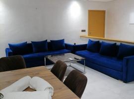 Apartment chakira family only, отель в Танжере