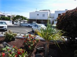 Casa Mirasol, WIFI y NETFLIX free, hotel barato en Playa Honda