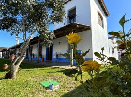 Casa La Retama , con piscina, cottage in El Rocío