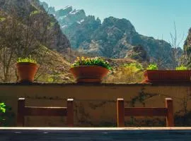 Albergue de Caín "El Diablo de la peña"