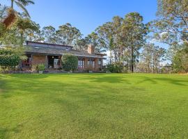 Godfrey Hill Rd 115, cottage in Koorainghat