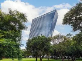 Alexander, Member of The Leading Hotels of the World