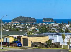 Hosts on the Coast - Tranquillity on the Hill, hotel di Whangamata