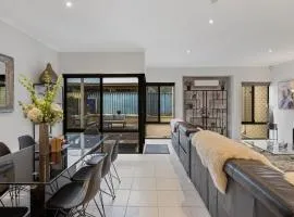 13 Family Home In Morley Sleeps 6 Comfortably