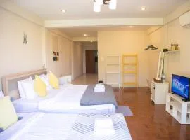 Hello Host - yellow room