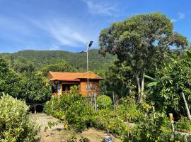 Nana Home, Entire Amazing Wooden Chalet, chalet de montaña en Phu Quoc