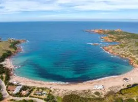 ISA-Residence with swimming-pool in Isola Rossa, apartments with air conditioning and private outdoor area