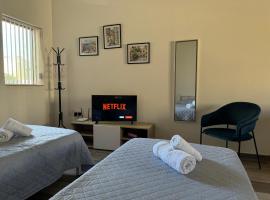 Private One Bedroom Apartment close to Airport in Luqa, hotell i Luqa