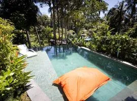 Private pool 2 bedroom suite with view near Yoga Barn