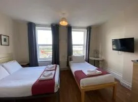 Lady Hamilton Inn
