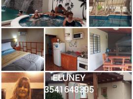 Complejo Eluney, hotel u gradu Villa Parque Siquiman