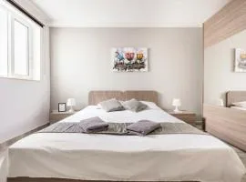 F8 Room 1, Private Double room with private bathroom in shared Flat