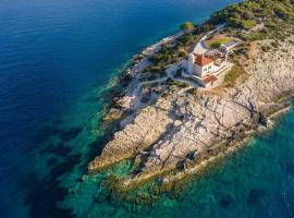 Luxury seafront Villa Lighthouse Ligero on Host island - Vis island, hotel with jacuzzis in Vis