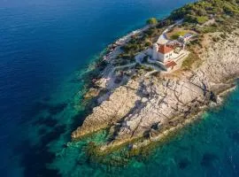 Luxury seafront Villa Lighthouse Ligero on Host island - Vis island