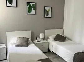 F5 Room 2, Private Room two single beds shared bathroom in shared Flat