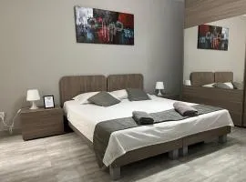 F7 Room 1, Private Double room with private bathroom in shared Flat