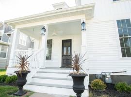 Restored Queen Anne Cottage, hotel v destinaci Maquoketa