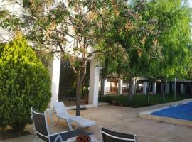 Chalet independiente para grupos grandes, Hotel in Albatana