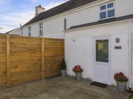 Hen Garej, hotel i Pwllheli