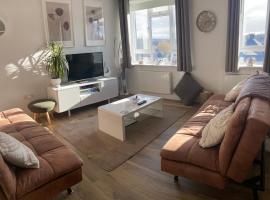 Rooftops Apartment, hotel with parking in Bletchley