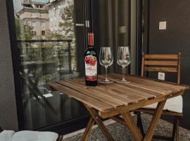 Elegant Escape apartment II - City Centre & Free Parking