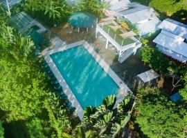 Puerto Viejo Club, Villas & Pool, hotel in Puerto Viejo