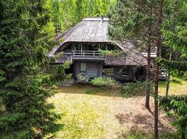 SVILPJI Lakeside Retreat House in a Forest with all commodities, cabaña o casa de campo en Amatciems