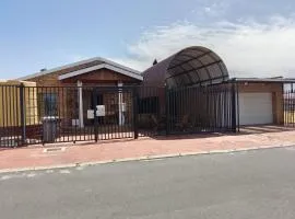 Cape Town 5 bedroom house Belhar