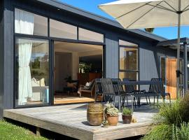 The Driving Creek Cottage, hotel v destinaci Coromandel Town