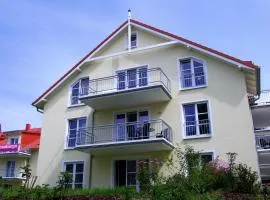 Schön gelegene Fewo mit Poolnutzung, Terrasse, Blick auf Salzhaff, 2 Slz