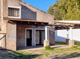 Casa en colonia para 7 personas, hôtel à Colonia del Sacramento