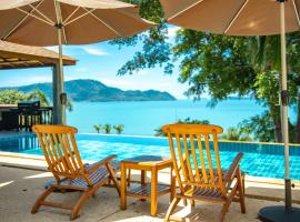 Aoyon Beach, a 5-bedroom Thai-style villa with stunning sea views, 50 meters direct beach access, free maid,