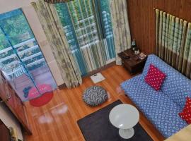 Daet Transient Tiny House staycation 2-6px, parkolóval rendelkező hotel Daet városában