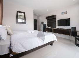 SD Residence I Naiyang Beach I HKT Airport, hotel near Phuket International Airport - HKT, Ban Bo Han