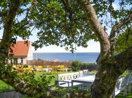 Summer Holiday Apartment At Beautiful Solgaarden, hotel with parking in Svaneke