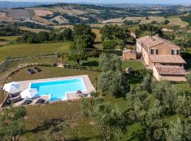 Casa Lucia - con piscina Fano-Urbino-Pesaro, ξενοδοχείο σε Fratte Rosa