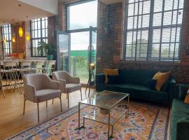 Converted factory loft apartment, family hotel in Bristol