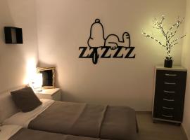 APARTAMENTS L’ARC, hotel near Josep Pla Foundation, Palafrugell